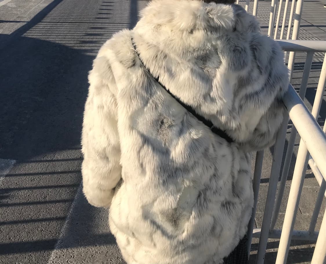 나체 퍼 하프 코트 크림 FAKE FUR HALF COAT 상품이미지3