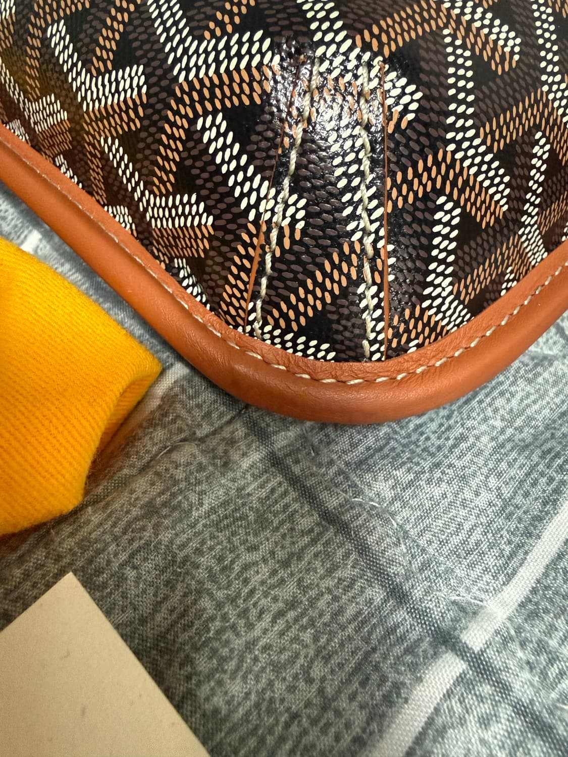 고야드 쿠르지에 메신저백 민트급  블랙탄 풀구성 판매  상품이미지5