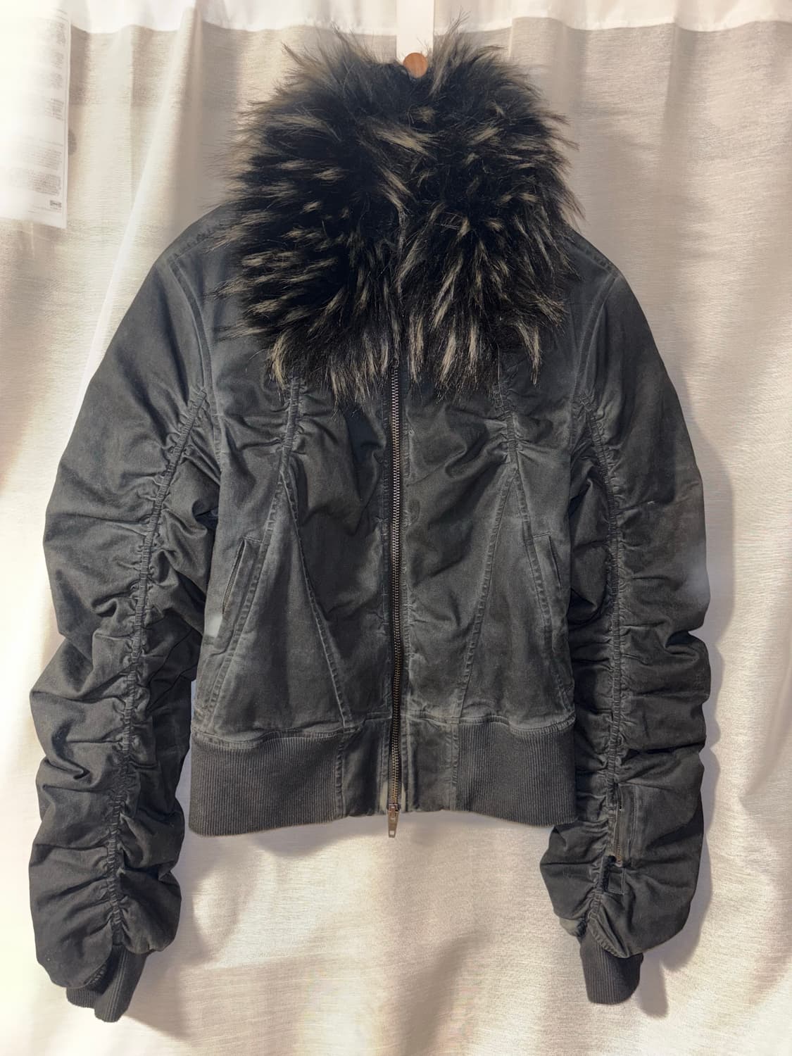 로딩룸 FAUX FUR COLLAR BOMBER JACKET 상품이미지1