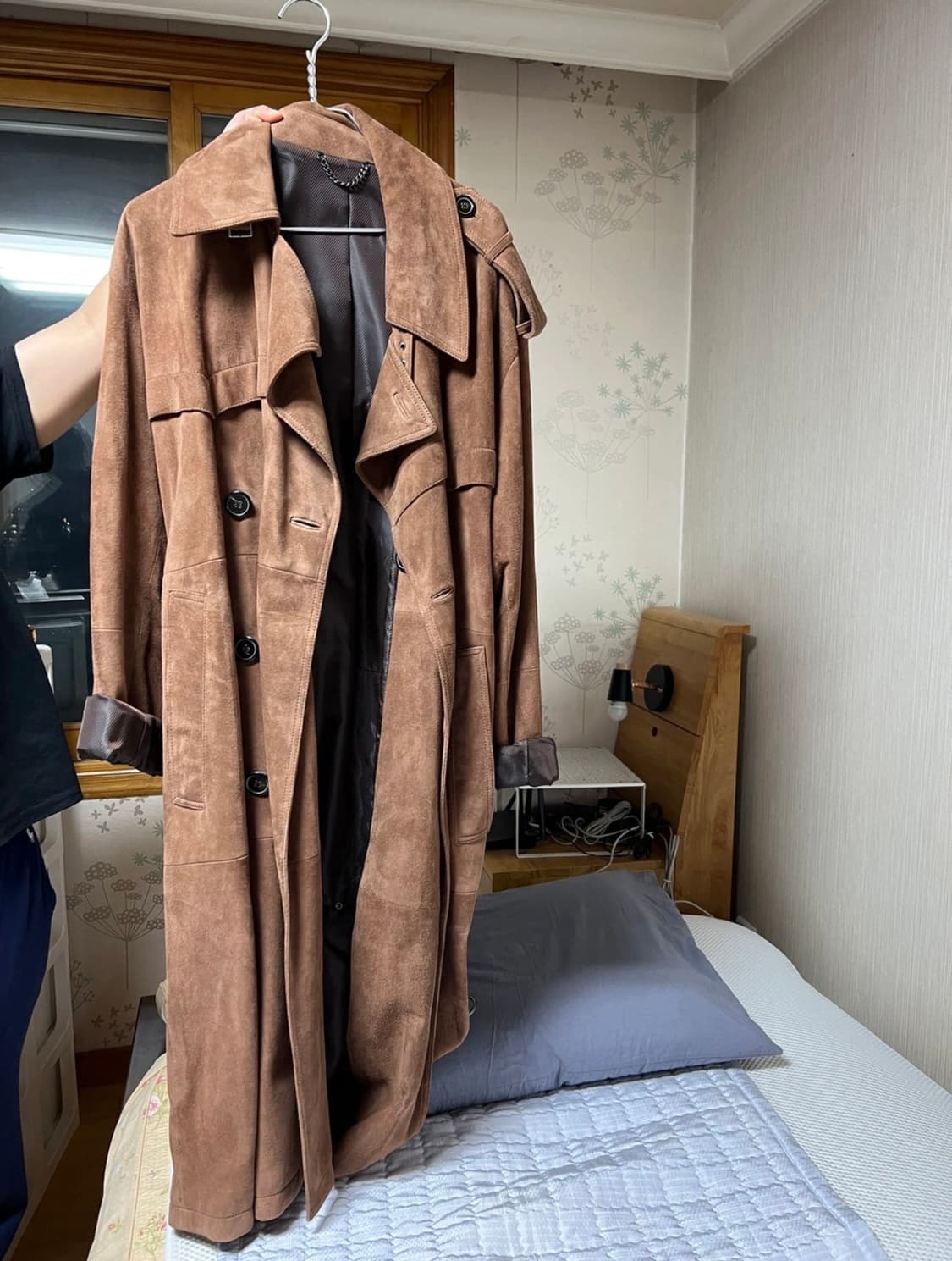 솔리드옴므 고트스킨 스웨이드 트렌치 코트 상품이미지1