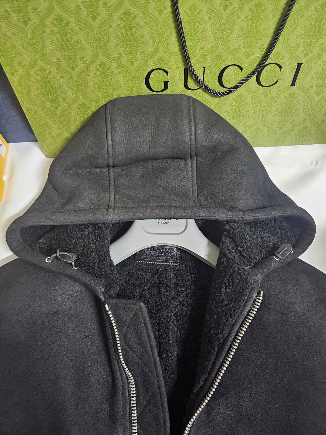 (새상품)프라다 풀스웨이드 안감풀시어링 최고급 상품이미지2