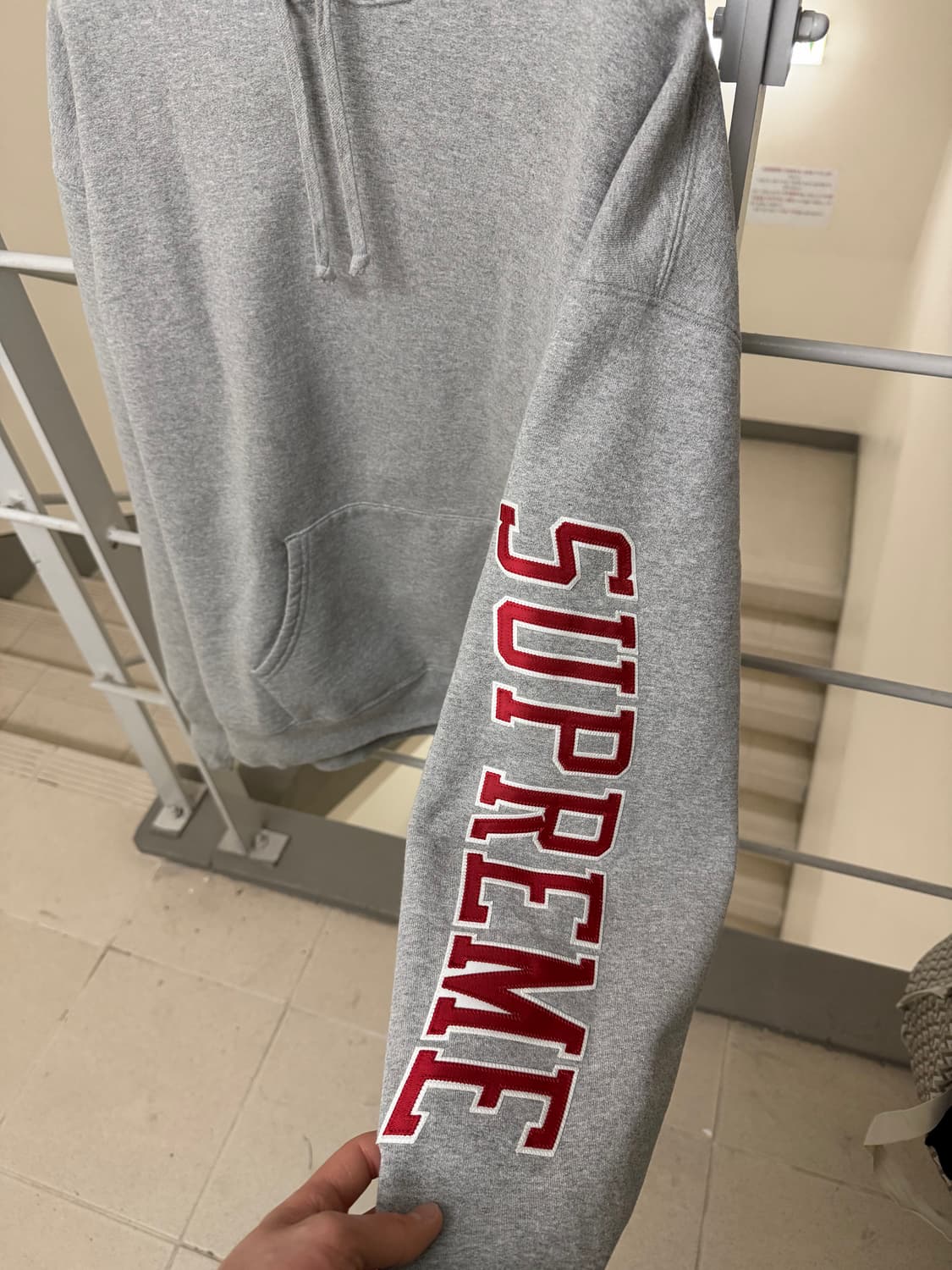 슈프림 [정품] 후드티 (시세 32만) 자수 로고 XL(105이상) 상품이미지5