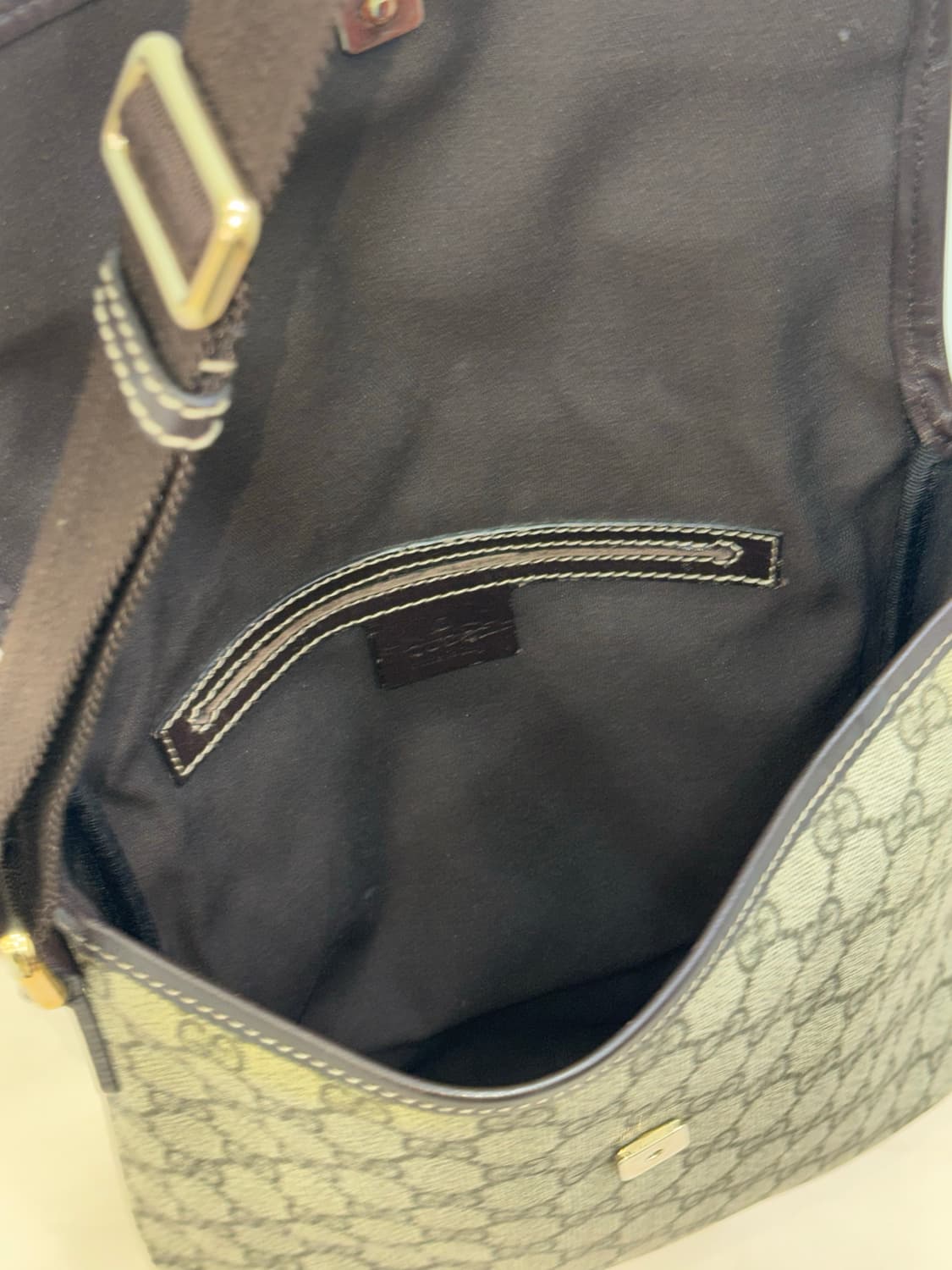 구찌 GG 수프림 메신져백 상품이미지9