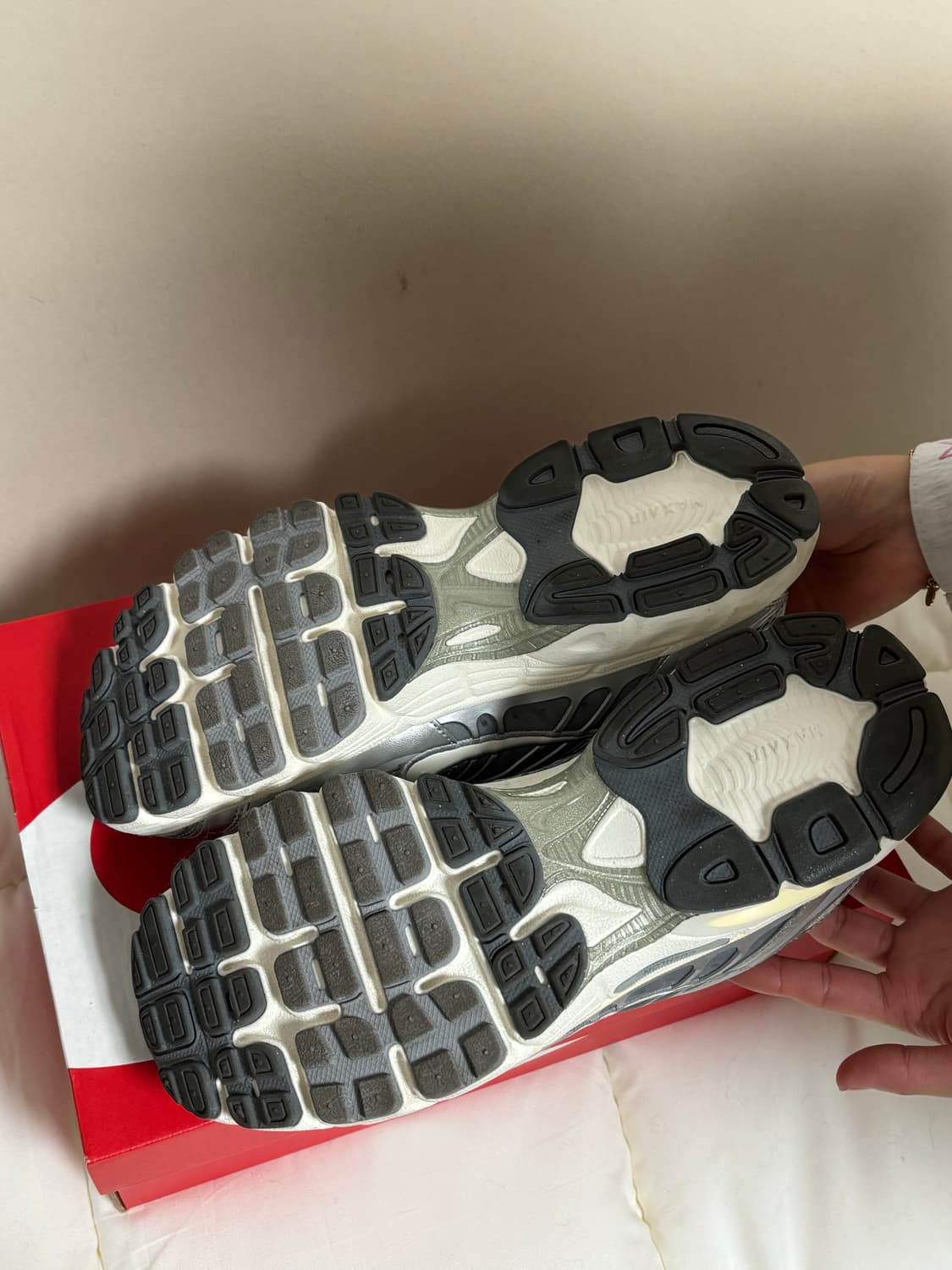 나이키 에어맥스 모토2k 상품이미지4