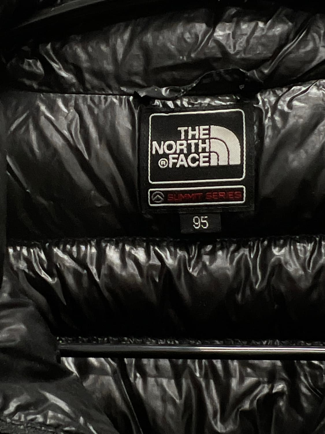 (95) 노스페이스 서밋시리즈 850필 경량 유광 패딩 자켓 블랙 상품이미지4
