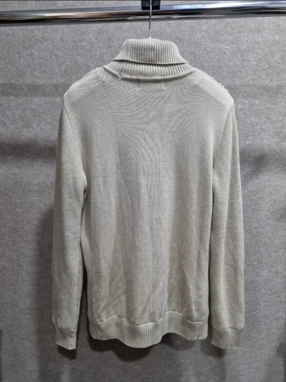 여성 90 L 블랙앤화이트 골프웨어 터틀넥 니트 긴팔 상품이미지2