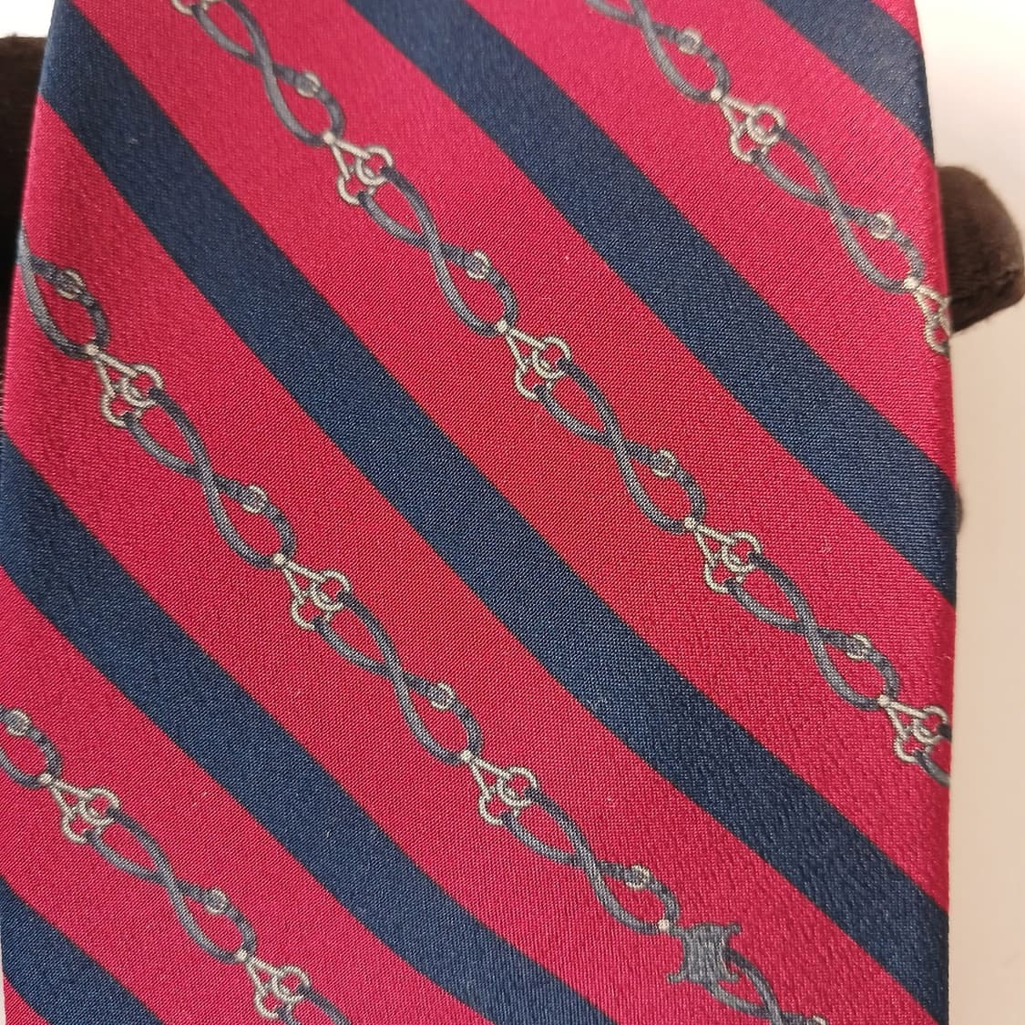 셀린느 실크 레드 스트라이프 체인 넥타이 8.5cm A등급 A19408
 상품이미지9