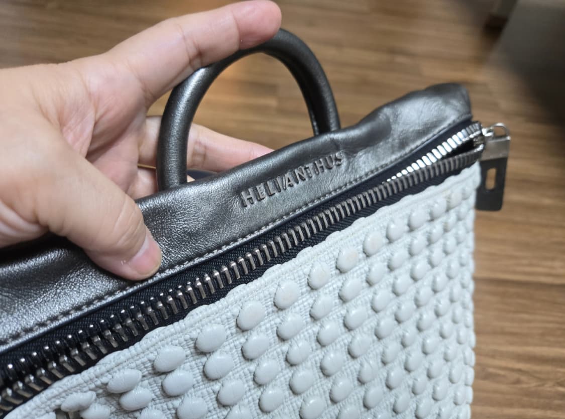 헬리안서스 양가죽 엠보싱 크로스 + 백팩 [정품] 상품이미지3