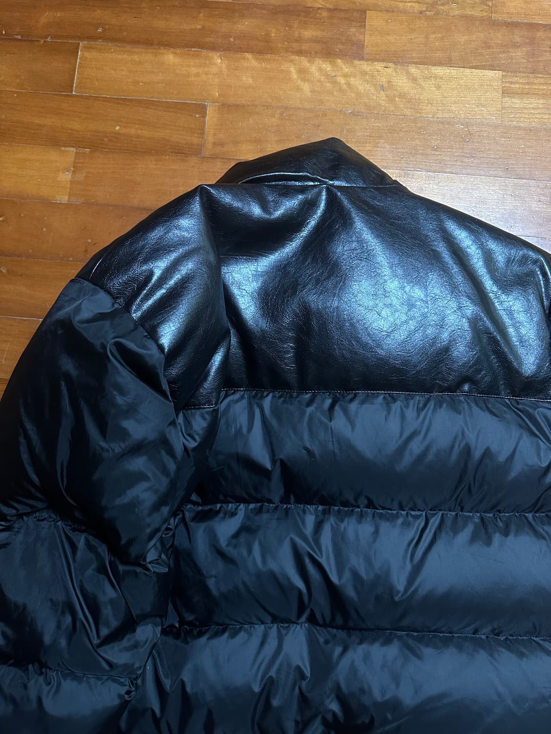 모어댄블랙 로고 믹스 패딩 상품이미지10