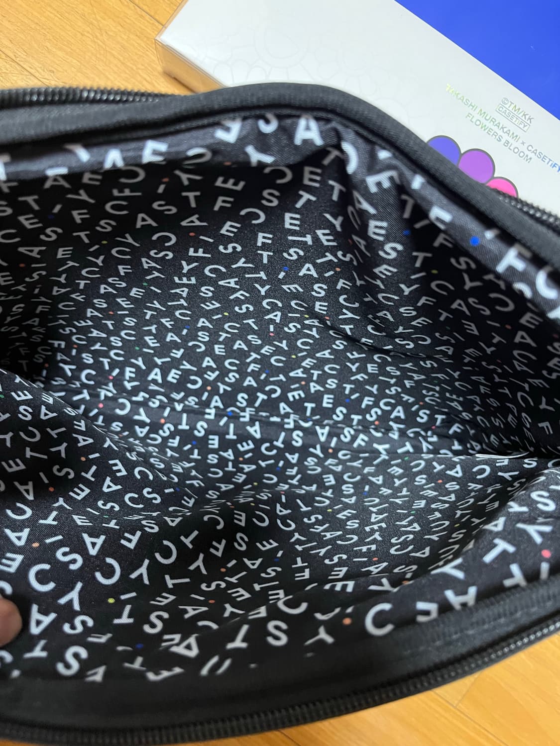 케이스티파이 무라카미타카시 한정판 블랙 스마일 13인치 파우치 상품이미지2