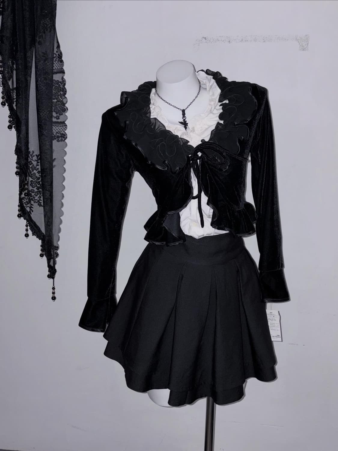 다크로맨틱 고스 코디세트 4피스 - 프릴, 시스루, 코르셋, 벨벳 상품이미지9