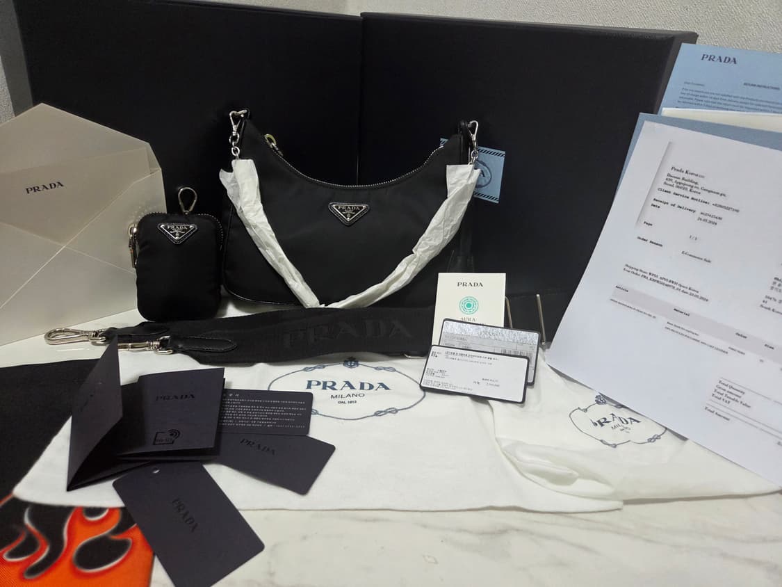 [새상품급, 24년식] 프라다 리에디션 테수토 은장 체인 호보백  상품이미지1