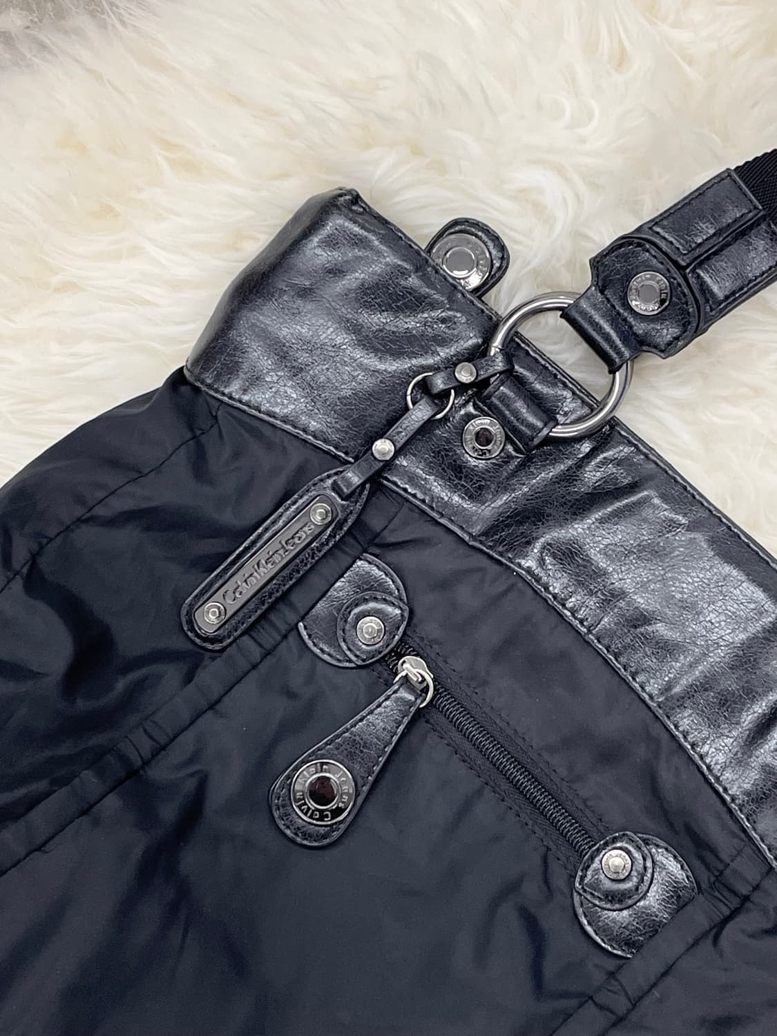 캘빈클라인 로고 나일론 숄더백 상품이미지2