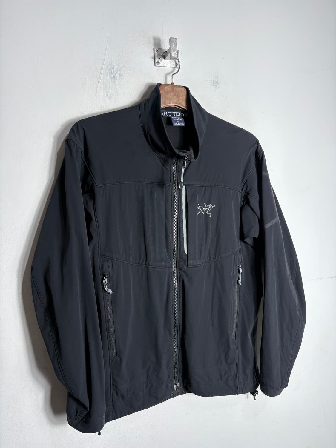 Arcterxy 아크테릭스 블랙 감마 자켓 상품이미지2