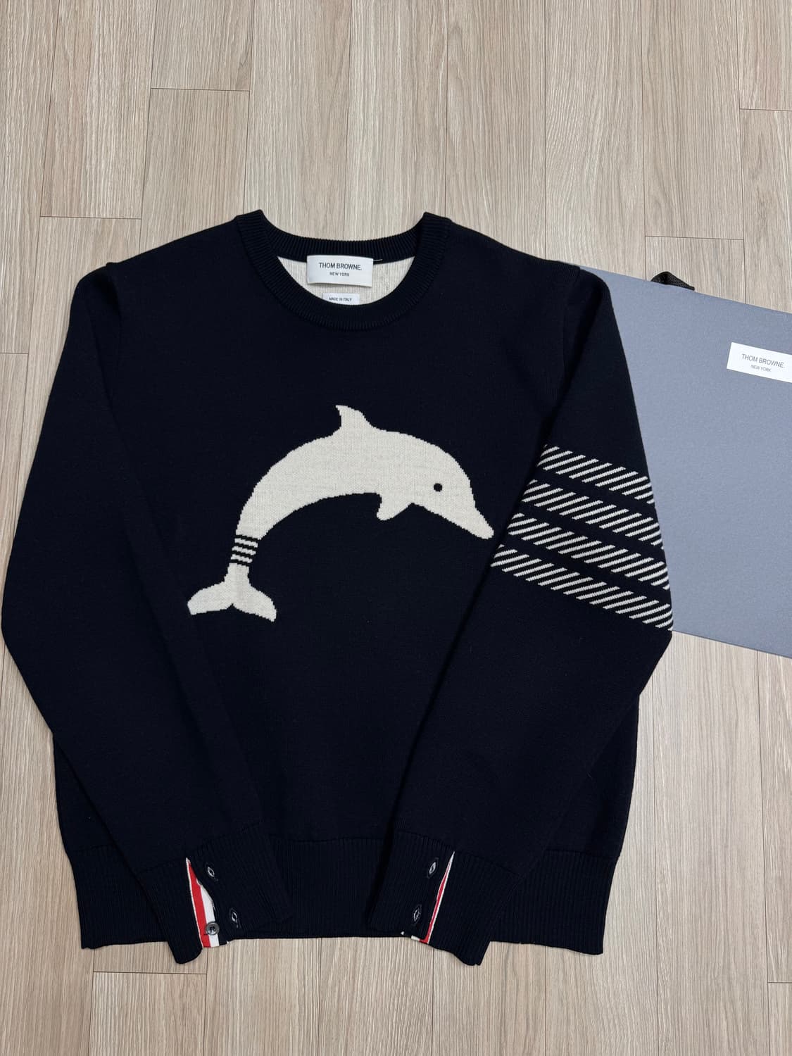 톰브라운 돌핀(돌고래) 사선 니트 상품이미지1