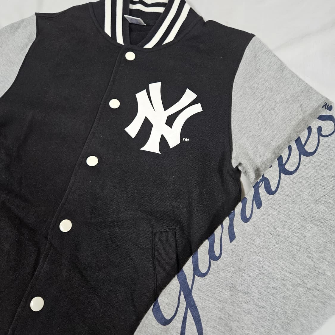 마제스틱 뉴욕 양키스 그레이 블랙 바시티 자켓 상품이미지2