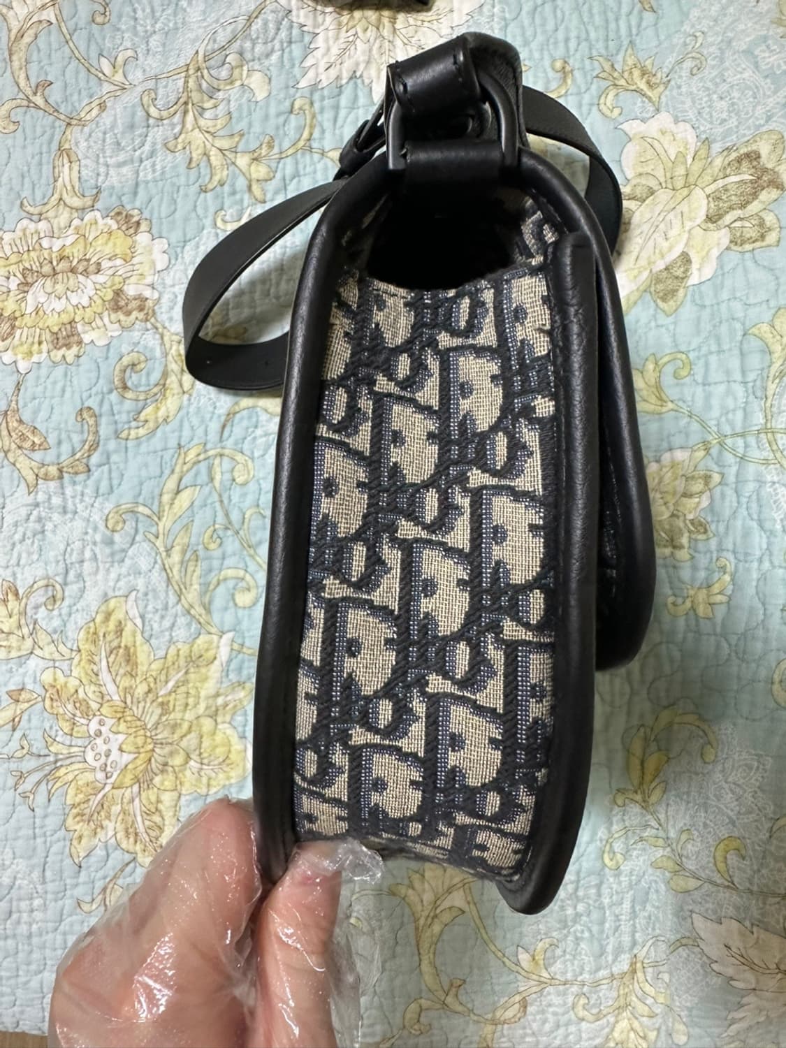 디올 반다나 숄더백 팝니다 상품이미지4