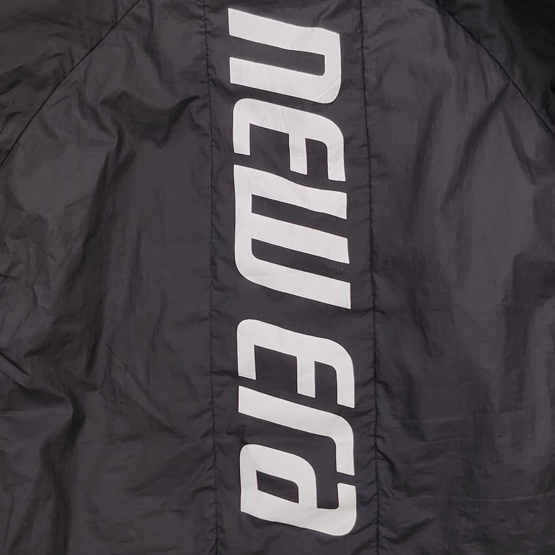 뉴에라 블랙 경량 바람막이 상품이미지6