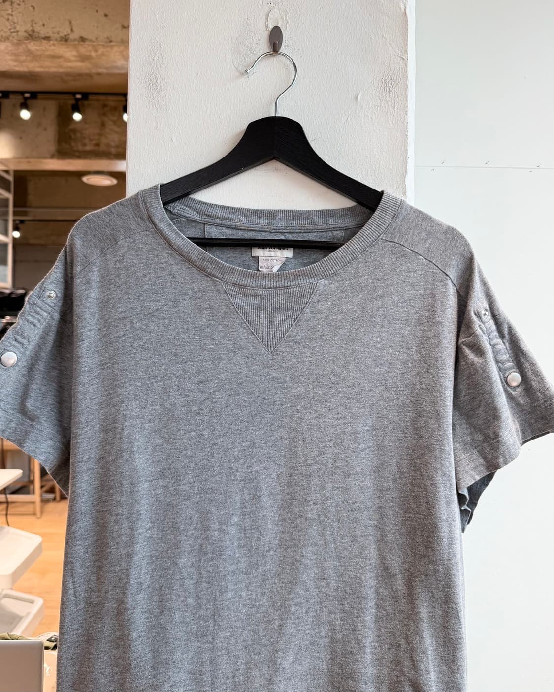 드리스 반 노튼 그레이 롤업 탭 하프티 상품이미지3