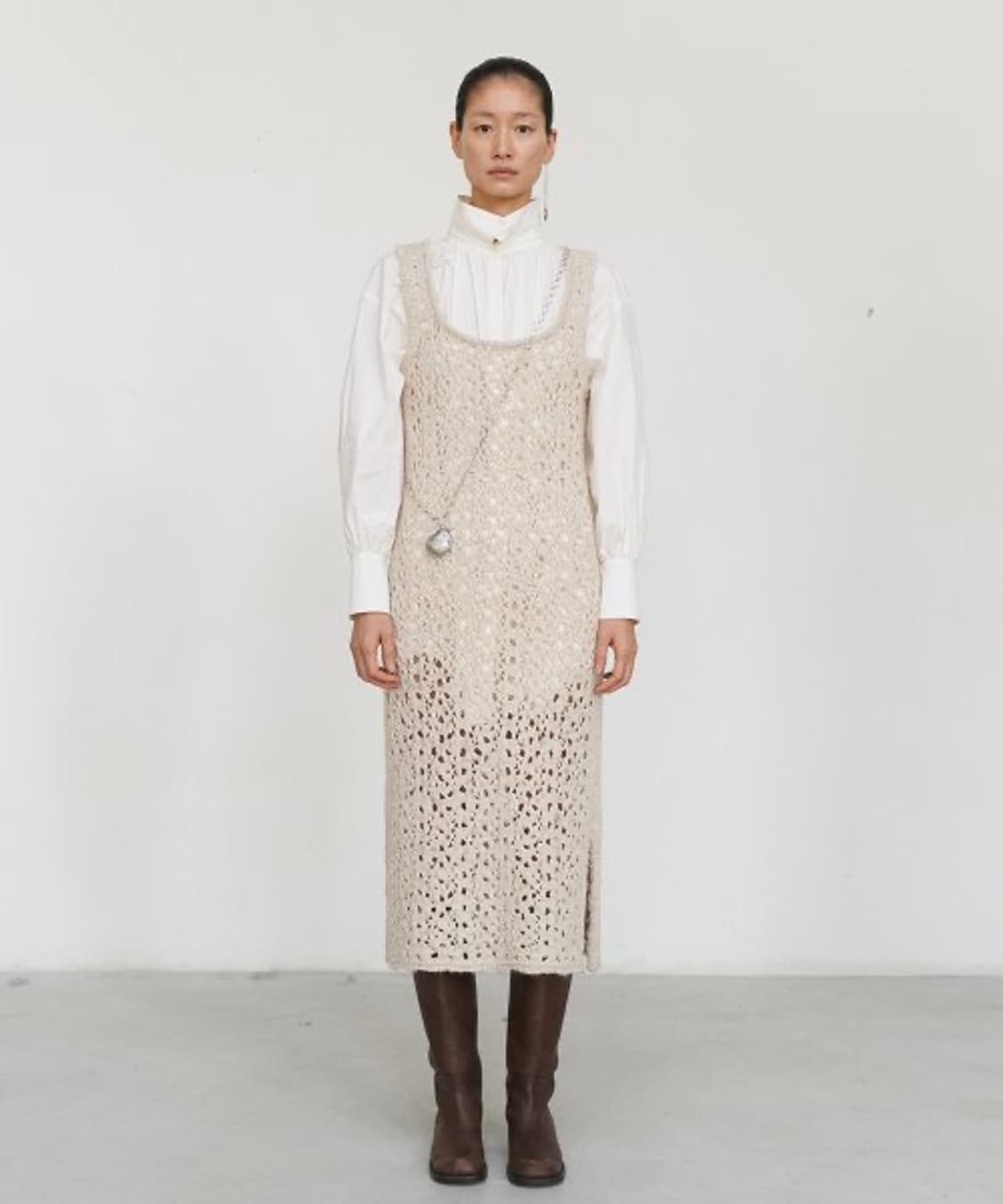 [아모멘토] 크로쉐 니트 드레스 원피스 (베이지) 상품이미지1