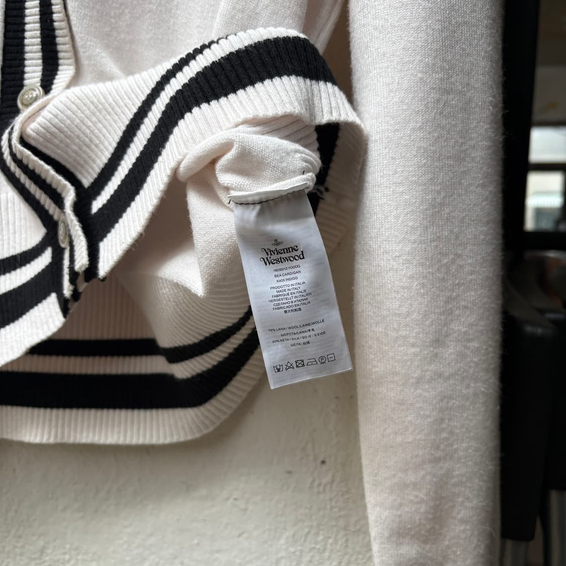 비비안웨스트우드 실크 블랜드 멀티 패치 가디건 상품이미지10