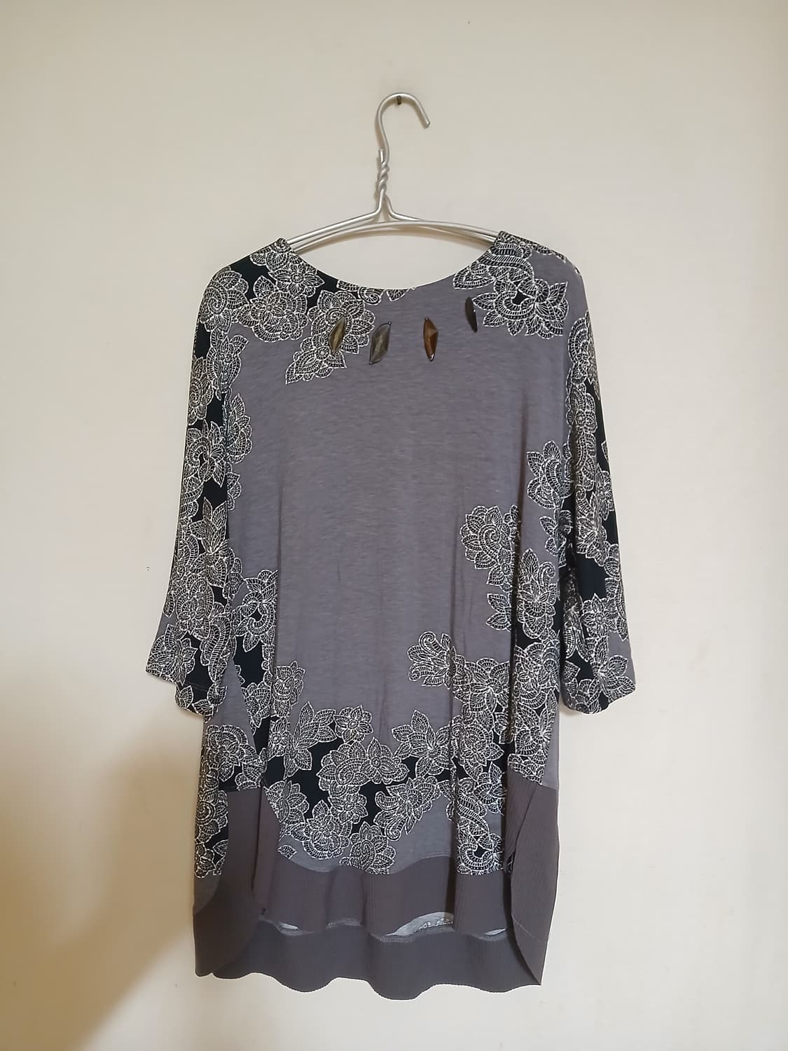 최연옥 플라워 프린팅 비즈 루즈핏 롱 티셔츠 고급 튜닉 블라우스 백화점 상품이미지1