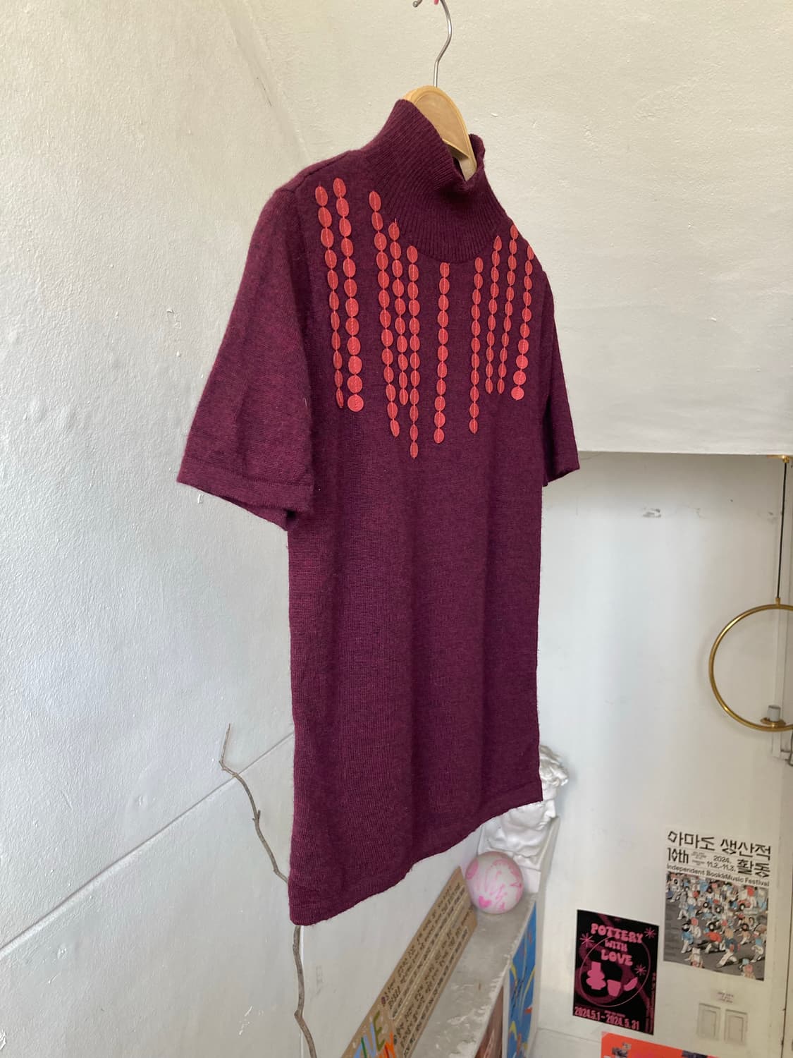 울 버건디 디테일 반팔 니트탑 상품이미지4