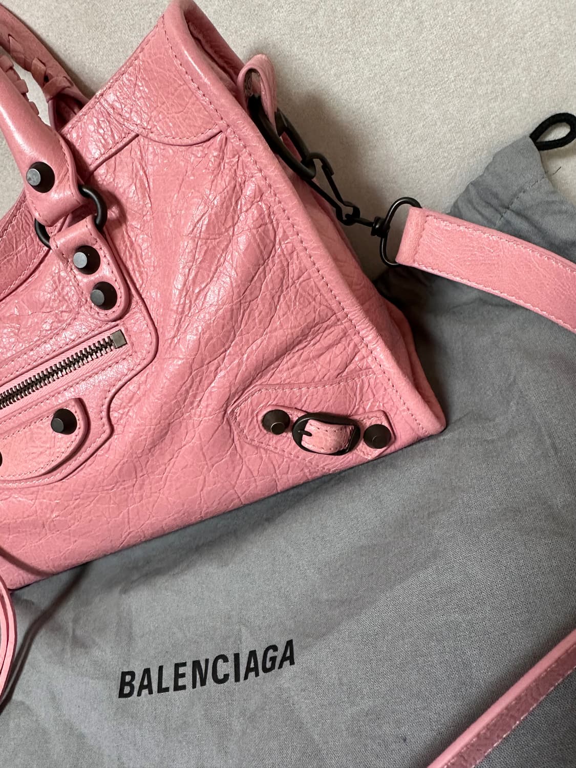 [A+ 정품] 발렌시아가 르 시티 모터백 스몰 핑크 상품이미지4