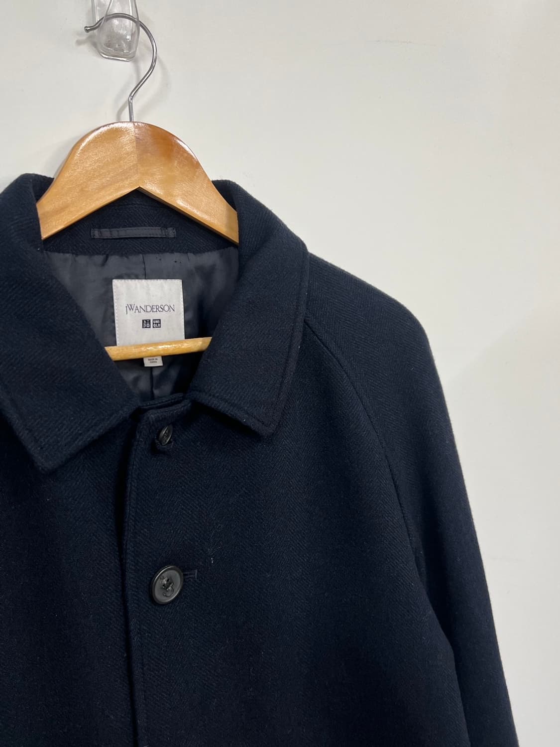 유니클로 JW앤더슨 네이비 모직 싱글 남성 코트 상품이미지2