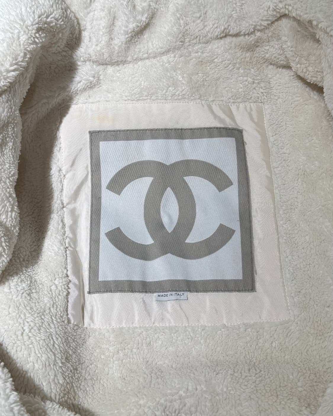 샤넬 화이트 fw00 로고 후드 플리스 패딩 상품이미지8