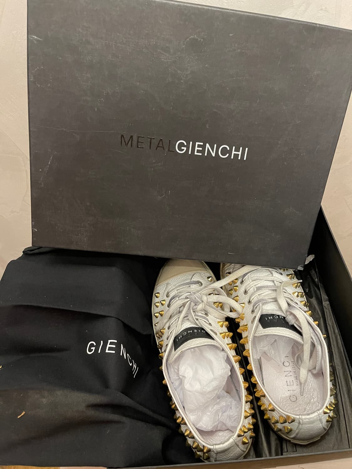 젠치 GIENCHI 메탈 스터드 스니커즈 37/240 상품이미지9