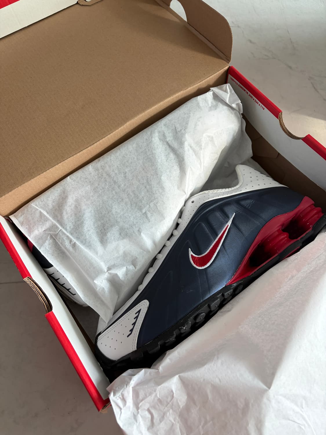 [280] 나이키 샥스 R4 미드나잇 네이비 화이트 상품이미지4