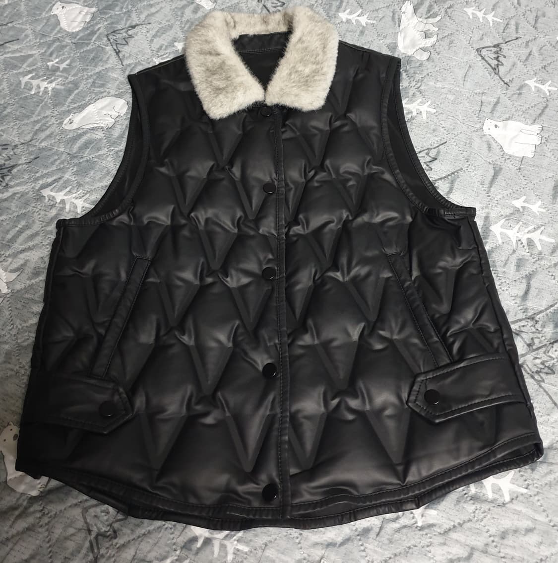 CITY GEE 가죽 퀄팅 퍼 카라 덕다운 경량 조끼패딩 블랙 (55) 상품이미지1