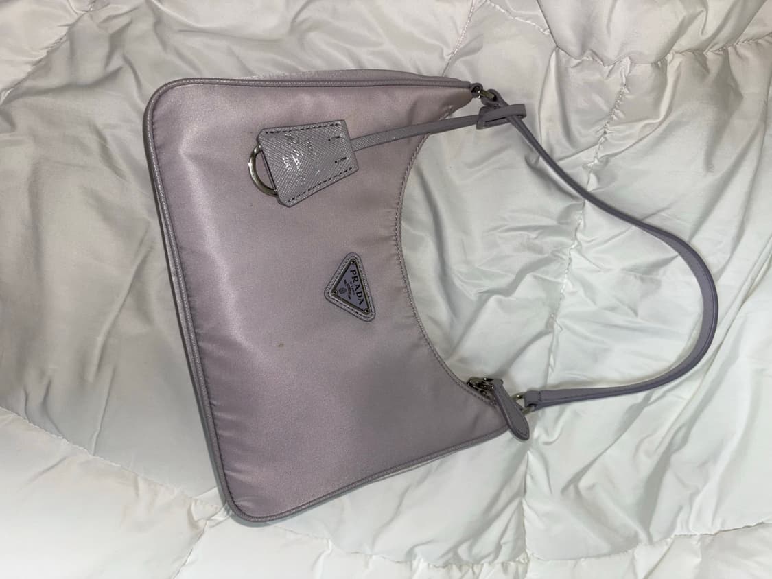 프라다 리에디션 리나일론 호보백 상품이미지3