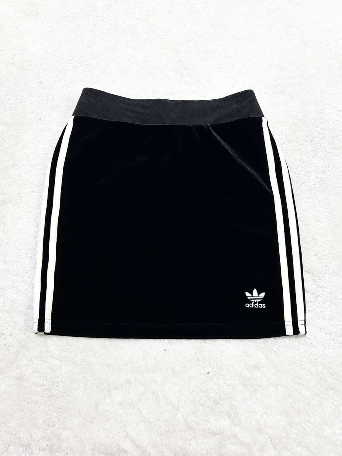 아디다스 블랙 삼선 벨벳 스커트 상품이미지5