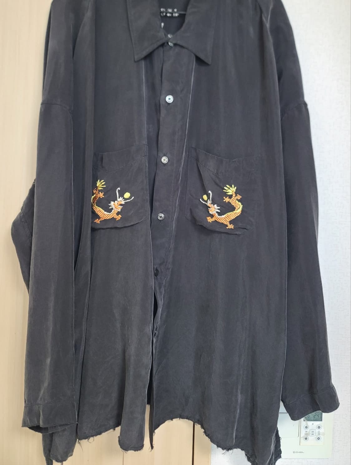 [2] 안셀름 AGING EMBROIDERY SHIRT 셔츠 블랙 상품이미지3