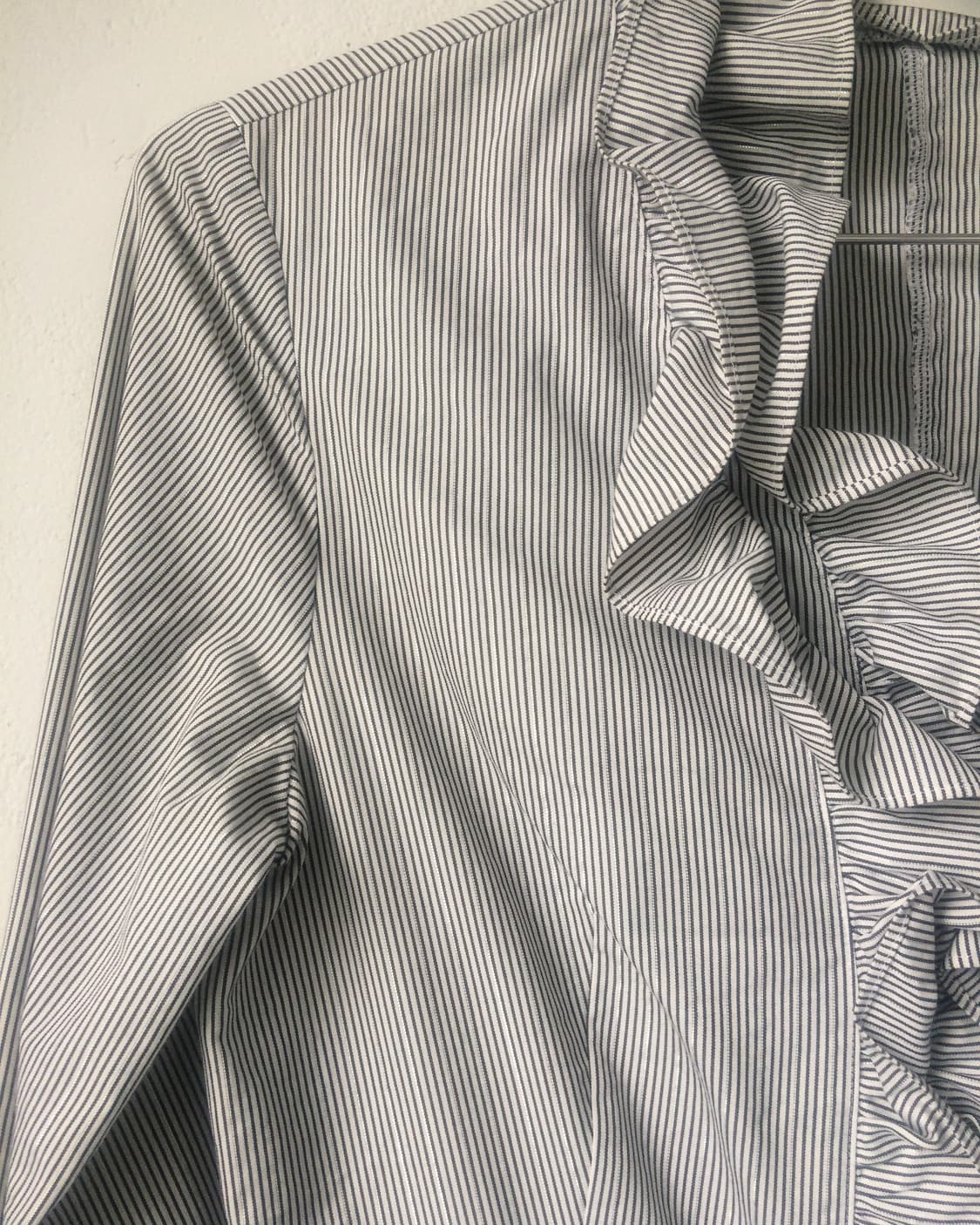 Ruffle stripe pattern shirt 상품이미지5