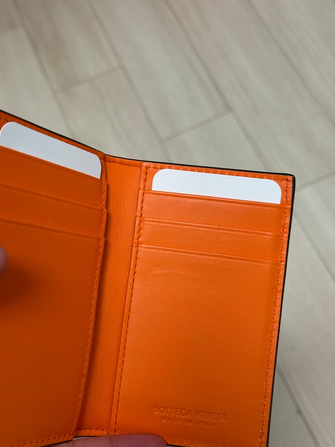 보테가베네타 투톤 플랩 오거나이저 상품이미지5