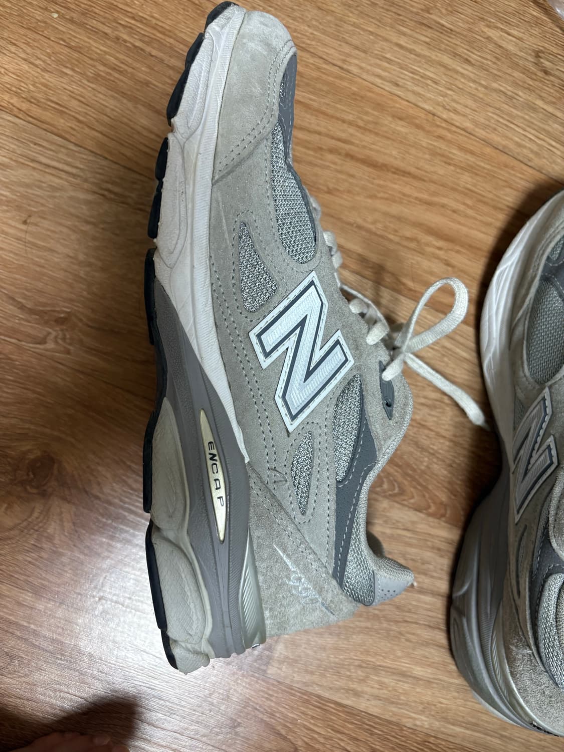 뉴발란스 990v3 상품이미지3