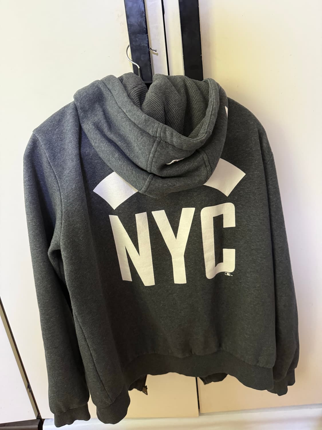 (100) MLB 뉴욕 양키스 회색 후드 집업 상품이미지2