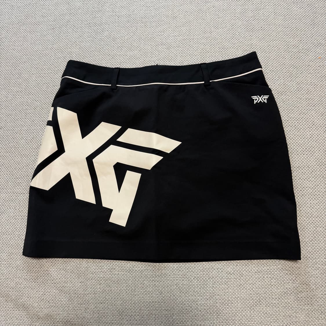 PXG 블랙 빅로고 스커트 상품이미지1