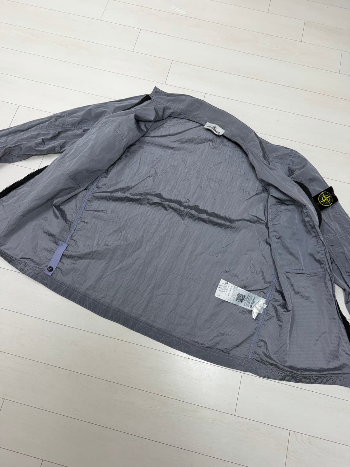 백화점판)  스톤아일랜드 나일론 자켓 100 사이즈   상태 9.6/10 상품이미지4