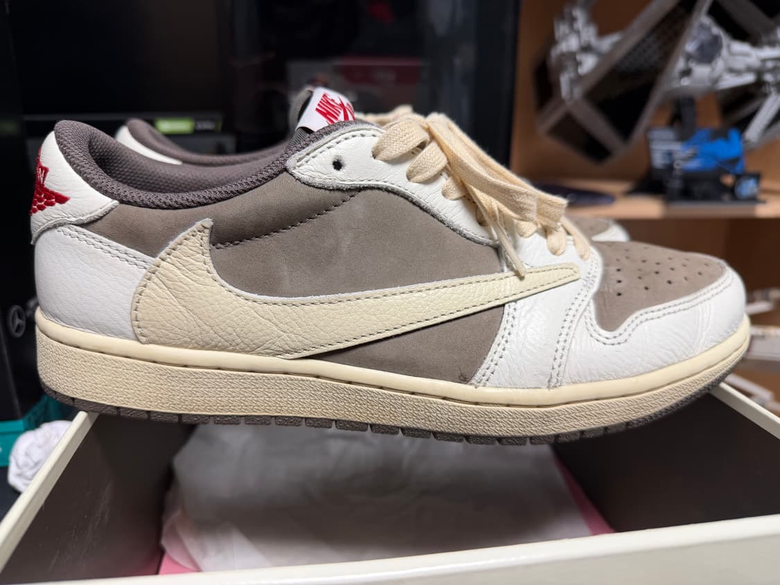 트래비스스캇 조던1 리버스 모카 270 상품이미지3