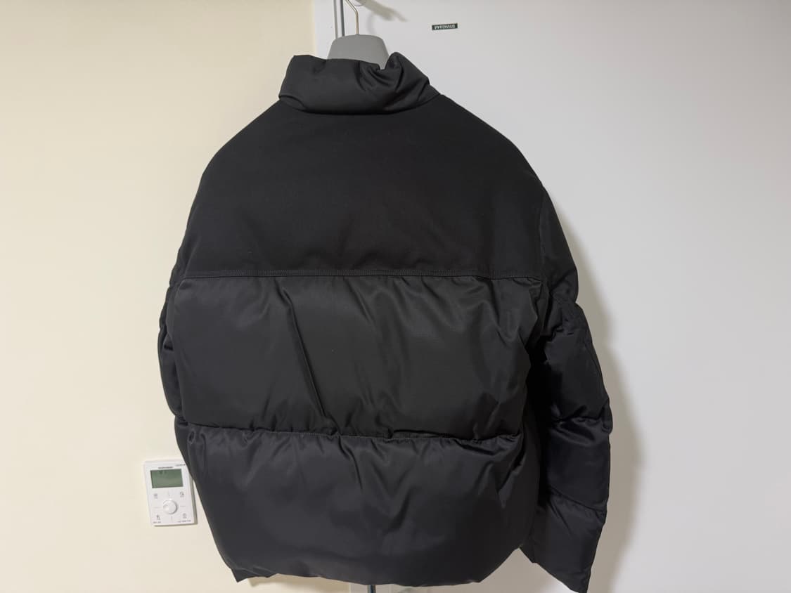 프라다 리나일론 크롭 다운 재킷 블랙 L 상품이미지4