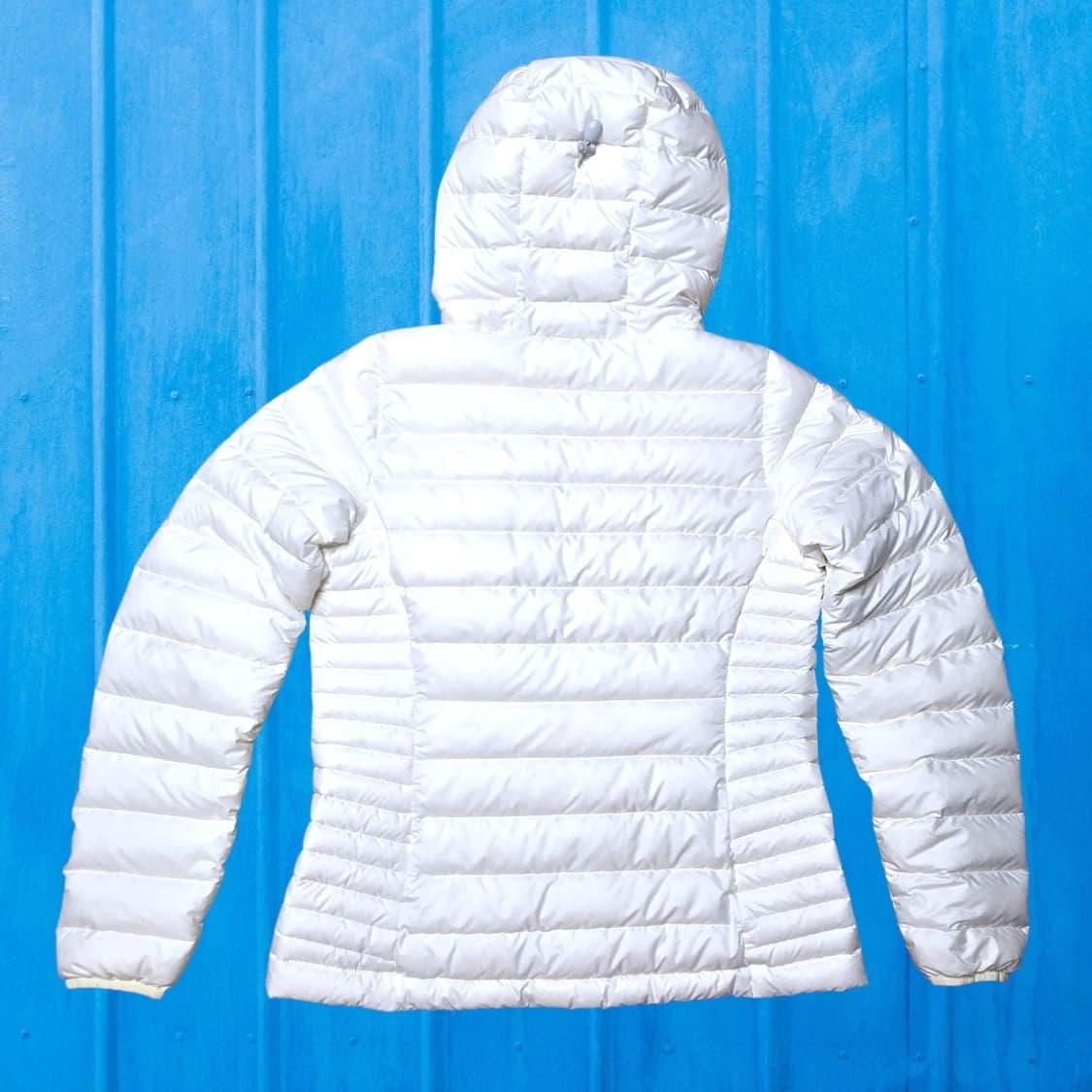 파타고니아 후디 경량패딩 화이트 상품이미지2