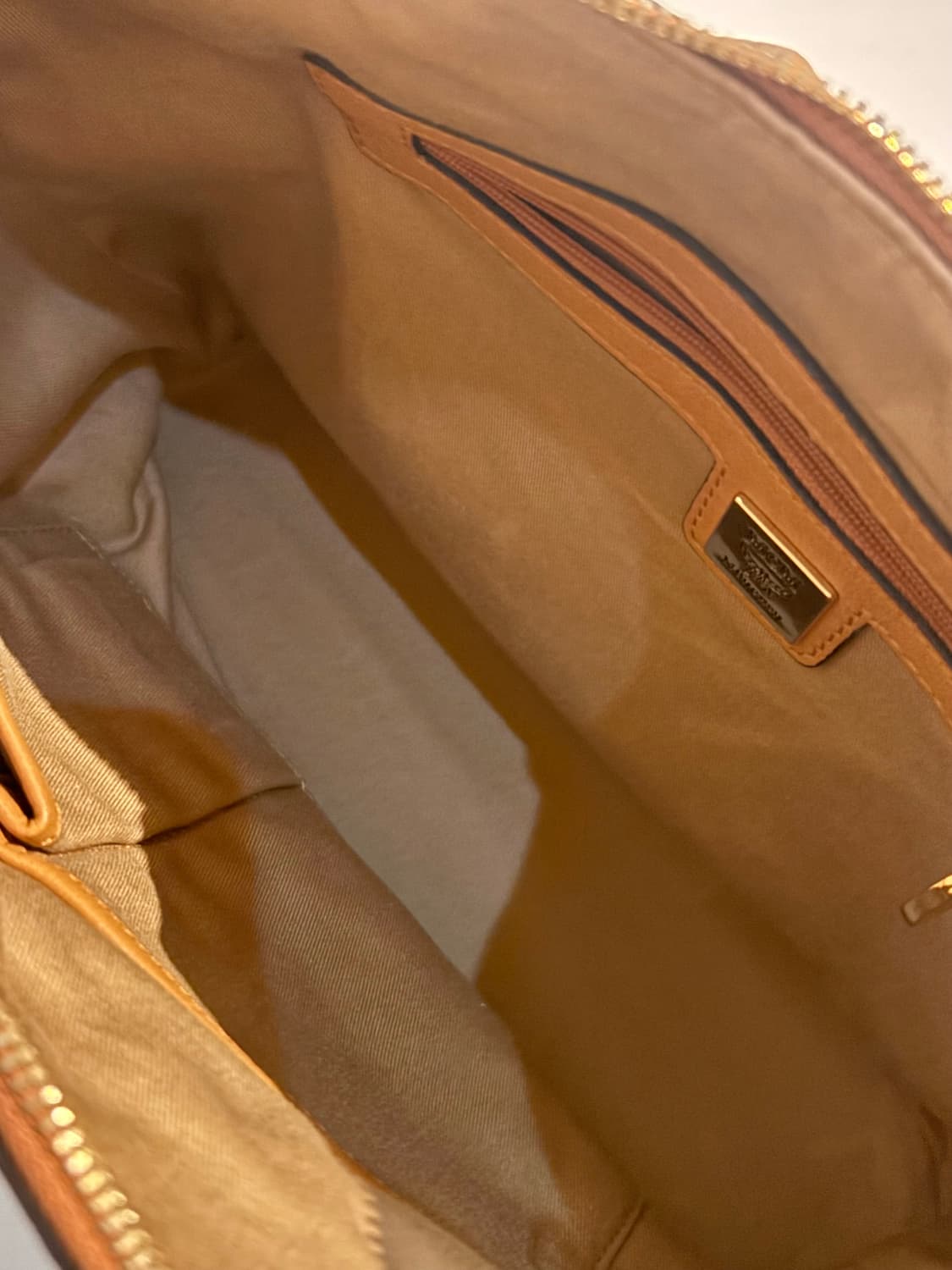 MCM 브라운 모노그램 숄더백 상품이미지4