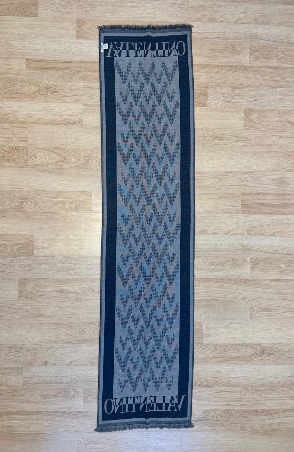 발렌티노(VALENTINO) 로고 울100% 머플러/숄 그레이 자카드 상품이미지3