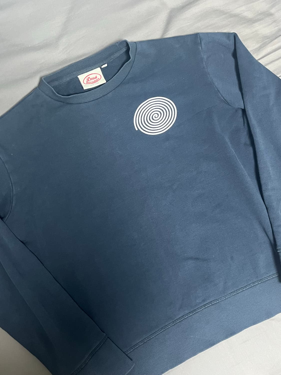 데우스 맨투맨 상품이미지2