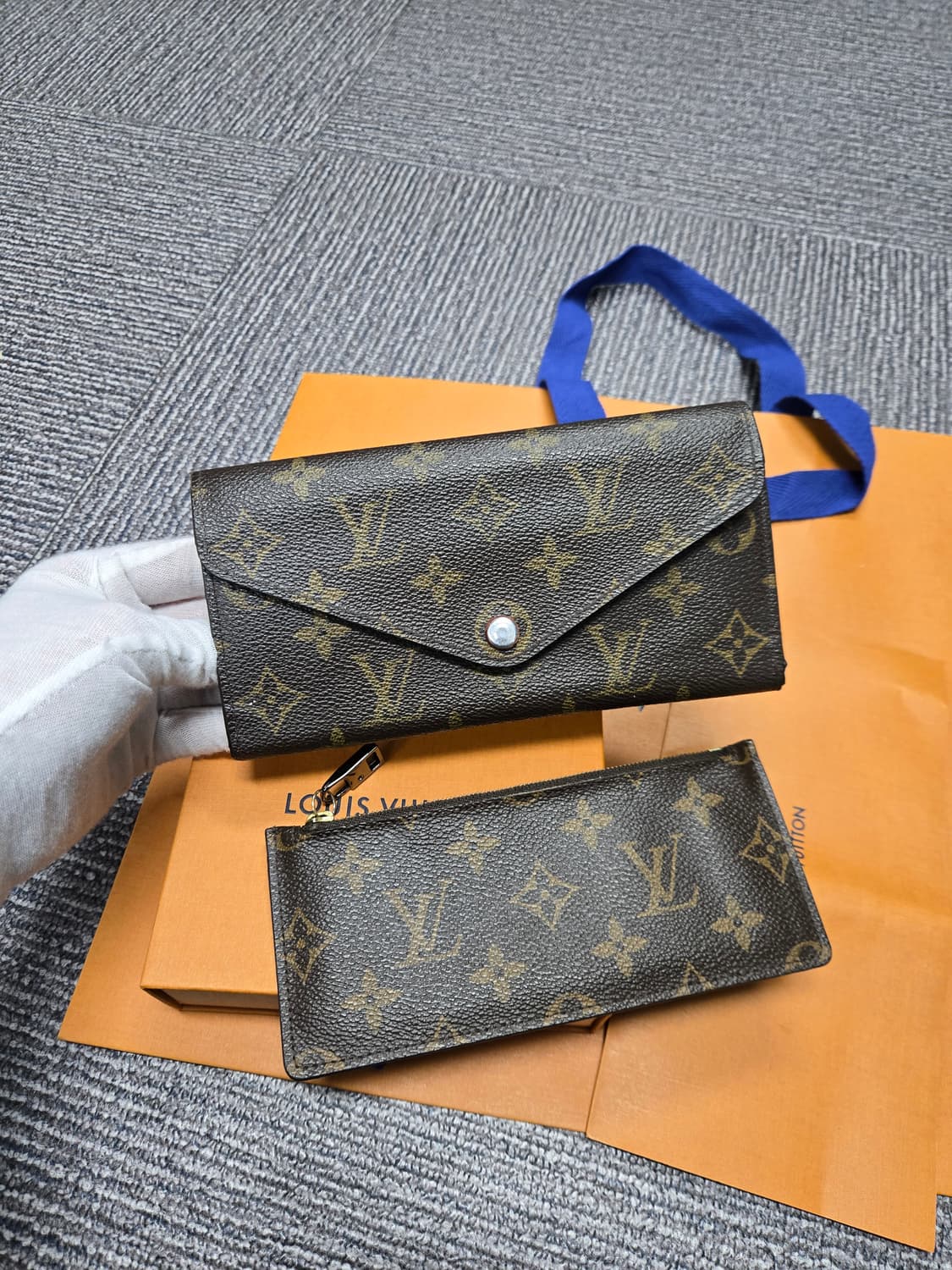 [특가][정품] 루이비통 사라 장지갑 상품이미지1