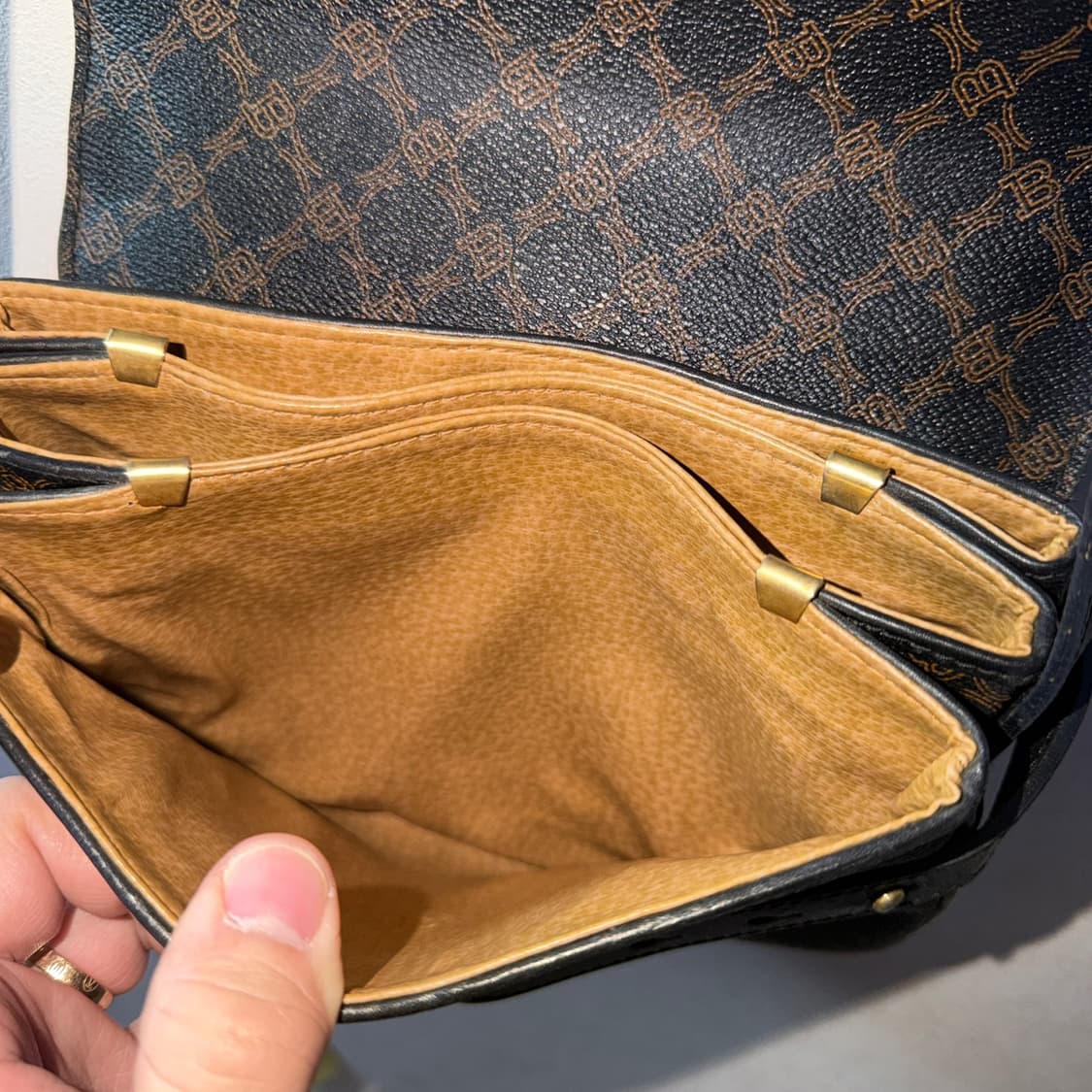 빈티지 발리 로고 라운드 크로스백 상품이미지9